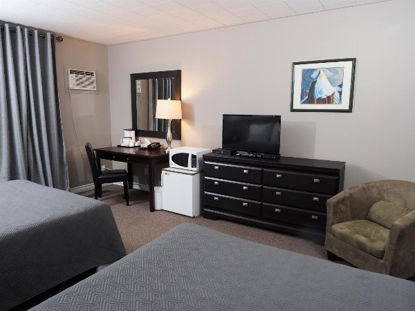 Ambassador Motel image 3